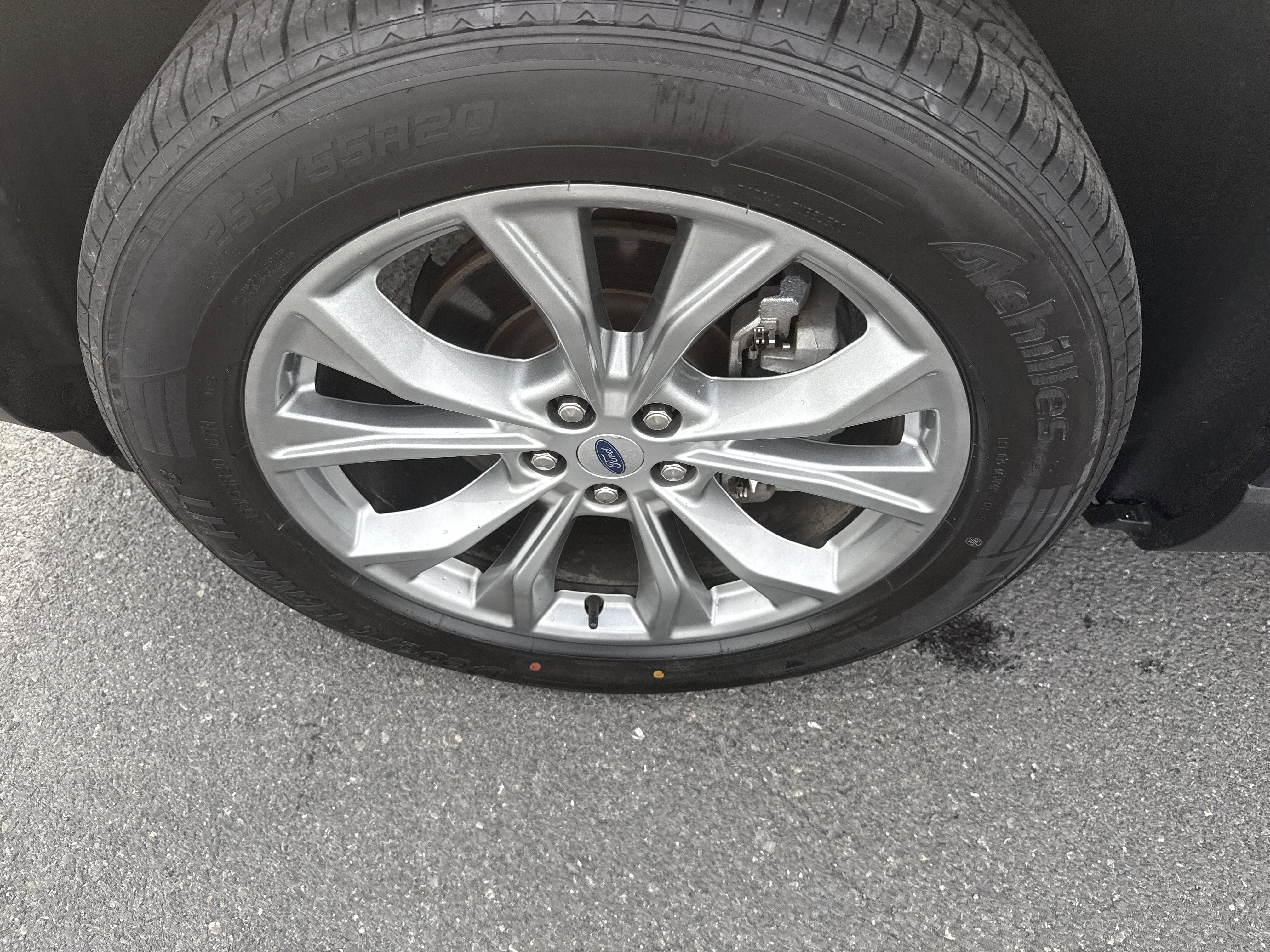 Used 2023 Ford Explorer Limited image 9