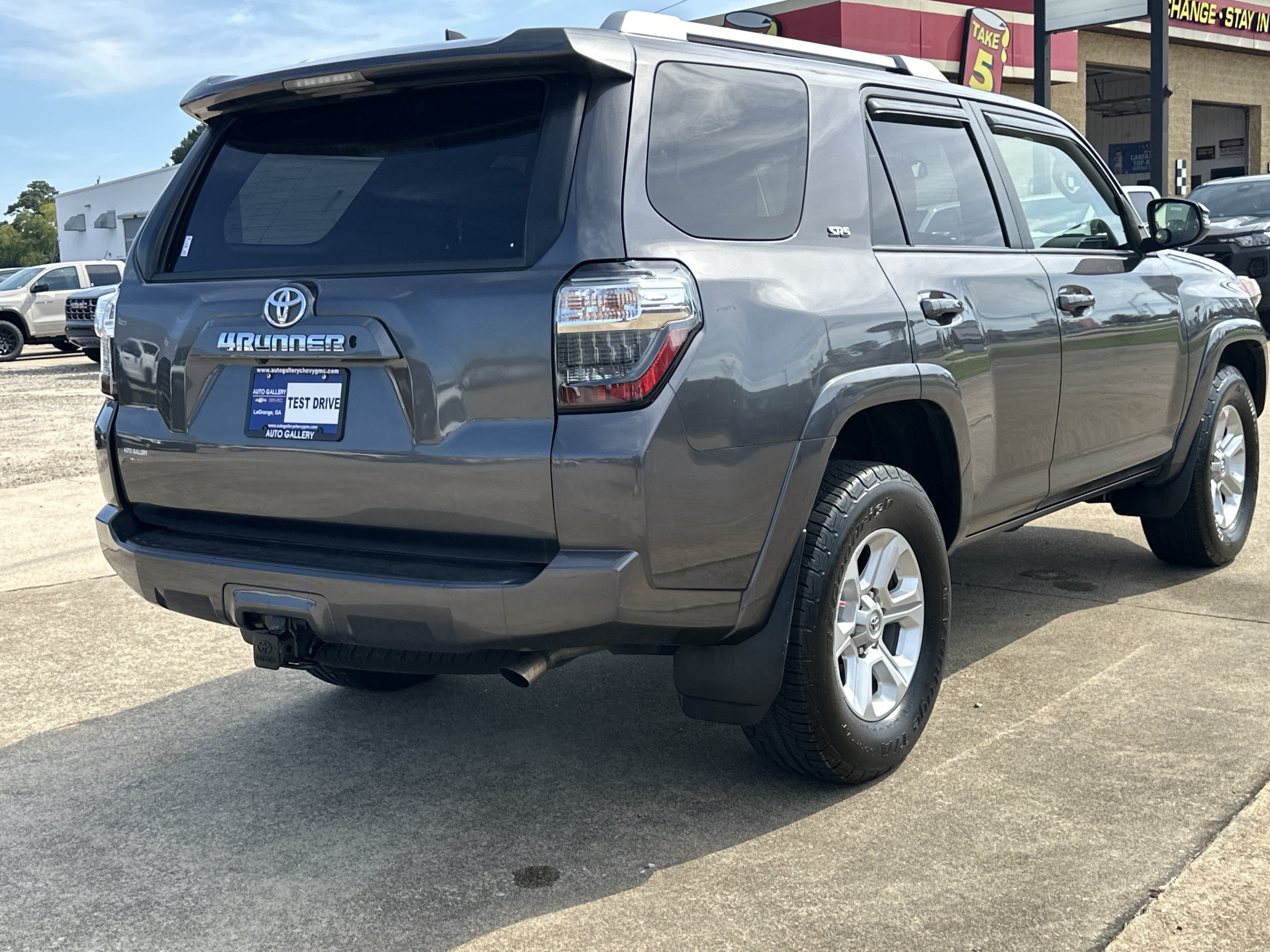 Used 2017 Toyota 4Runner SR5 Premium RWD image 6