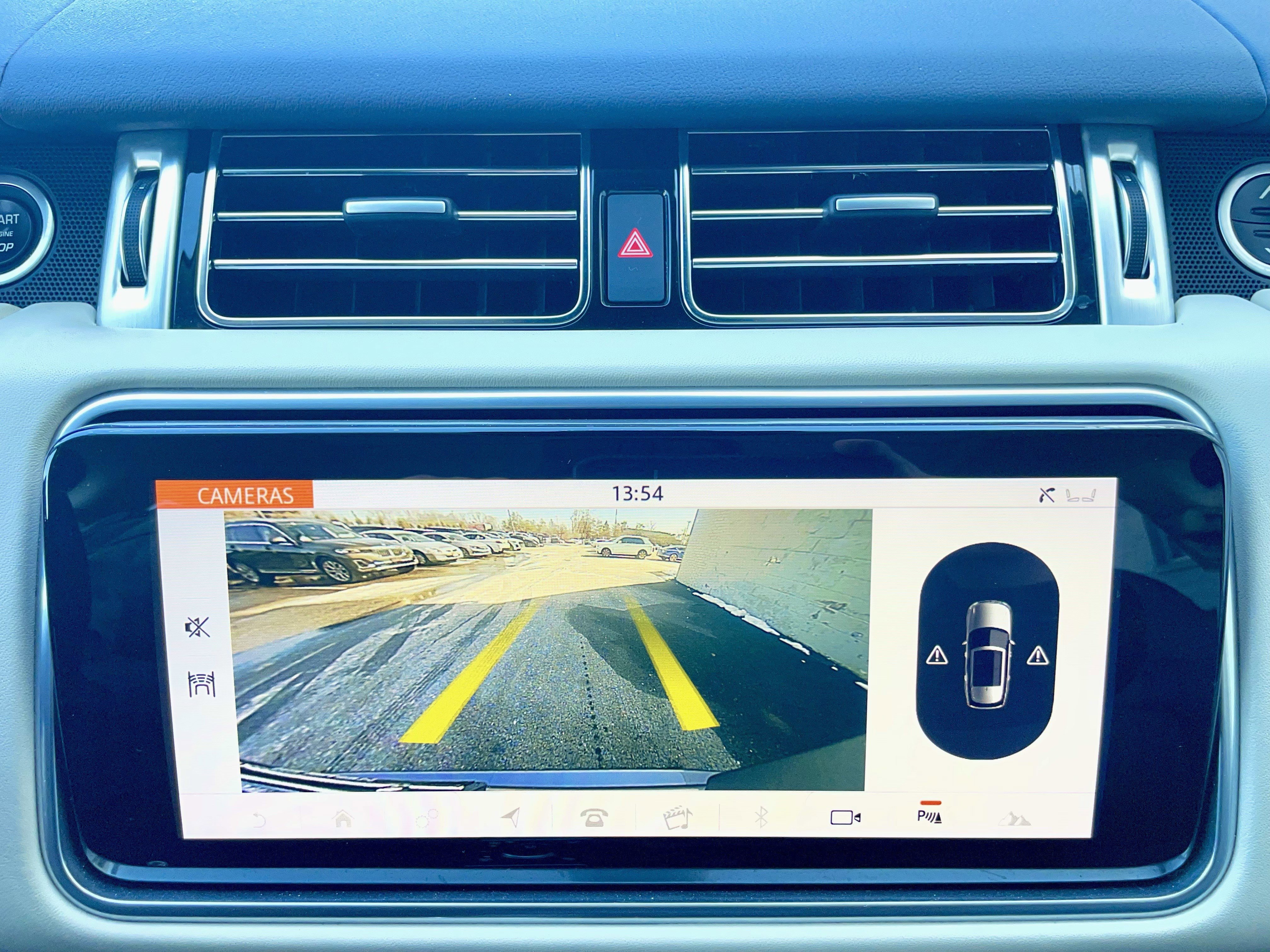 Used 2020 Land Rover Range Rover HSE image 26