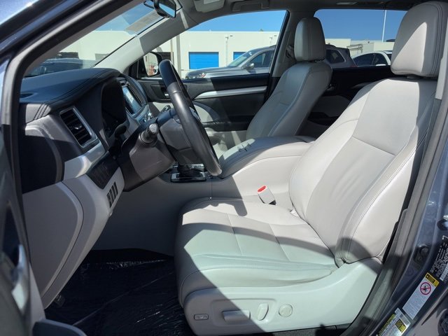 Used 2015 Toyota Highlander XLE image 13