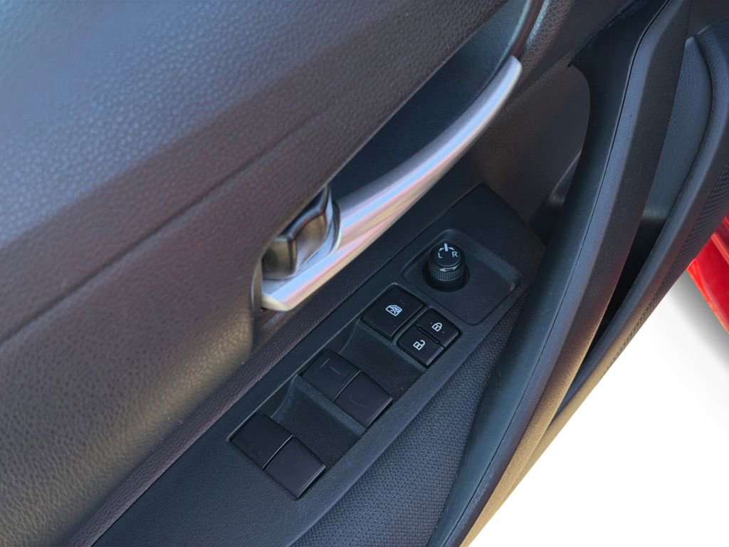 Used 2021 Toyota Corolla LE image 17