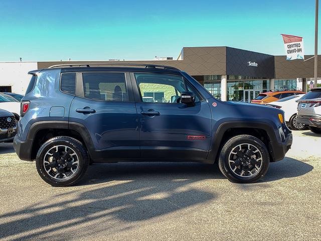 Used 2023 Jeep Renegade Trailhawk image 4