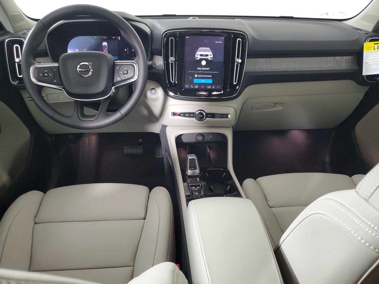 New 2026 Volvo XC40 B4 Plus w/ Protection Package Premier FWD image 15