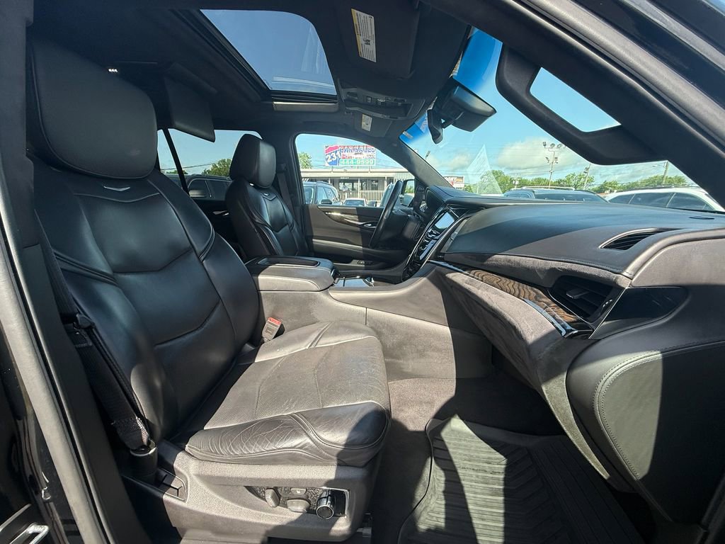 Used 2016 Cadillac Escalade Platinum AWD/4WD image 25