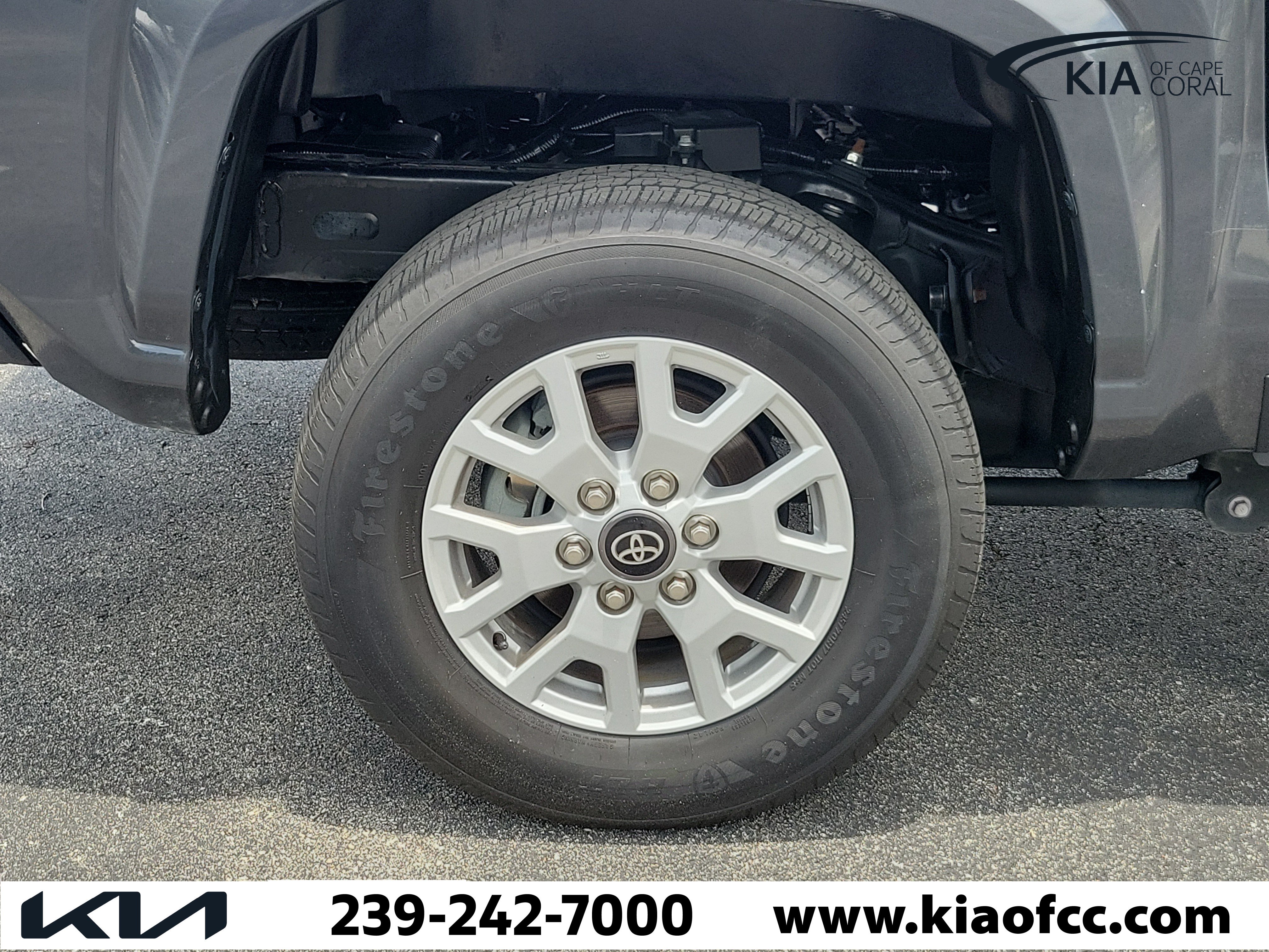 Used 2024 Toyota Tacoma SR5 AWD/4WD image 9