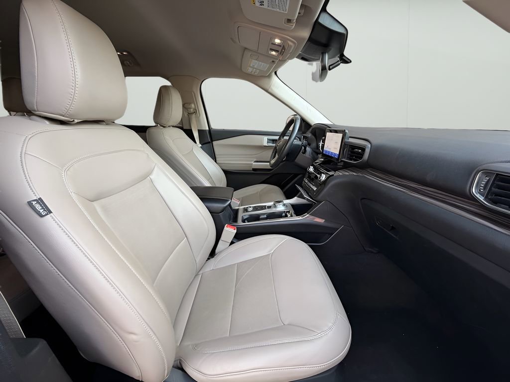Used 2023 Ford Explorer Limited image 36
