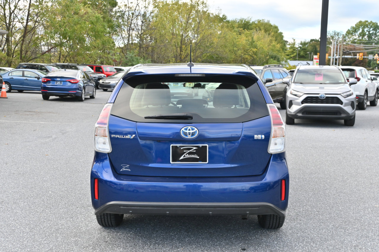 Used 2017 Toyota Prius V Three image 10