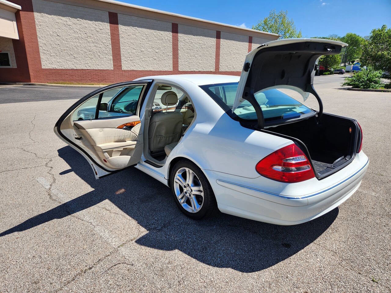 Used 2004 Mercedes-Benz E 500 Sedan image 15
