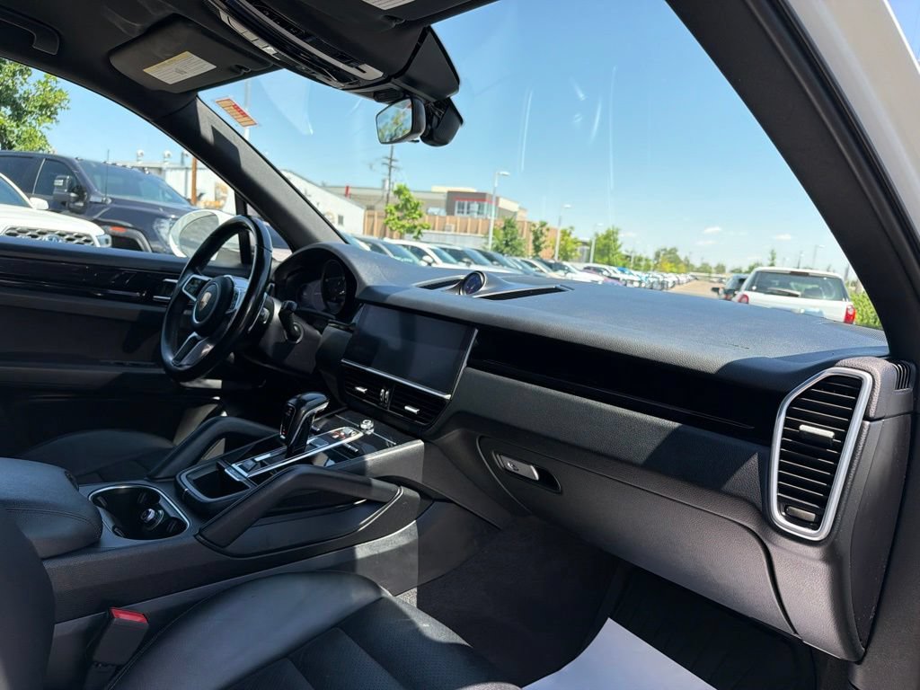 Used 2020 Porsche Cayenne AWD/4WD image 12