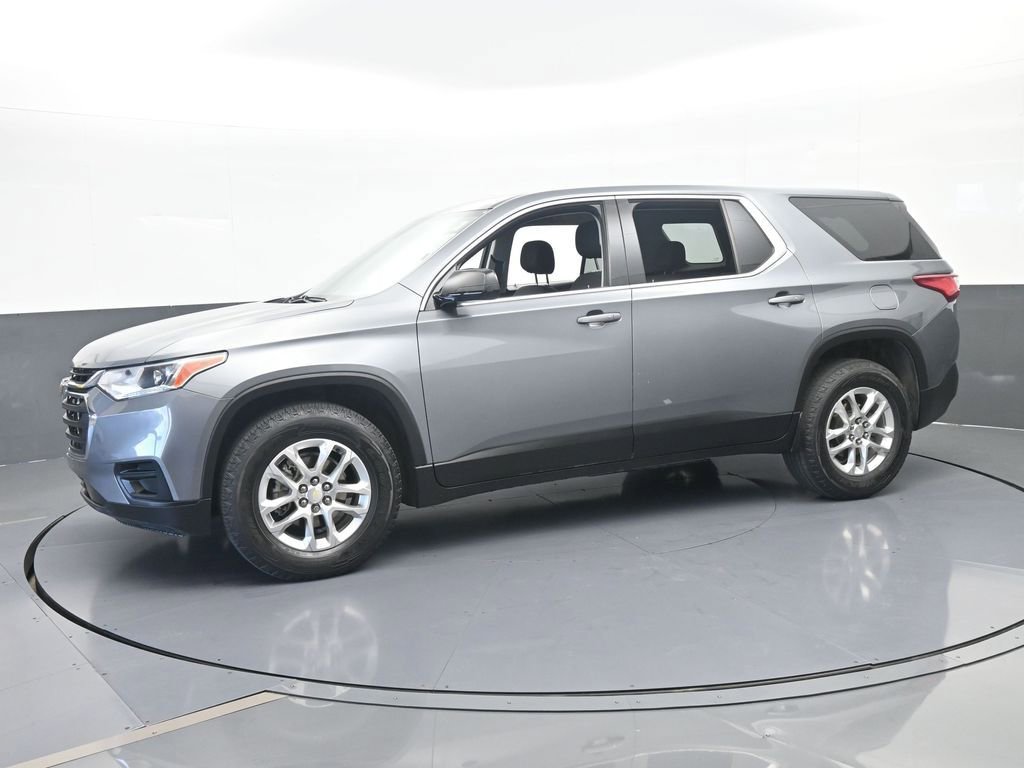 Used 2020 Chevrolet Traverse LS image 2
