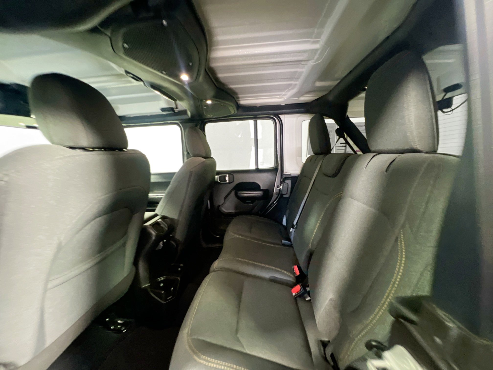 Used 2024 Jeep Wrangler Sport S image 29