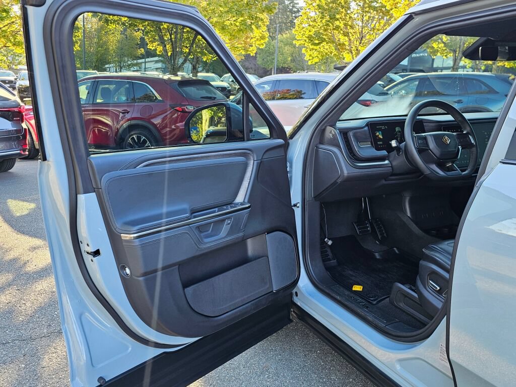 Used 2025 Rivian R1S Adventure Dual AWD/4WD image 20