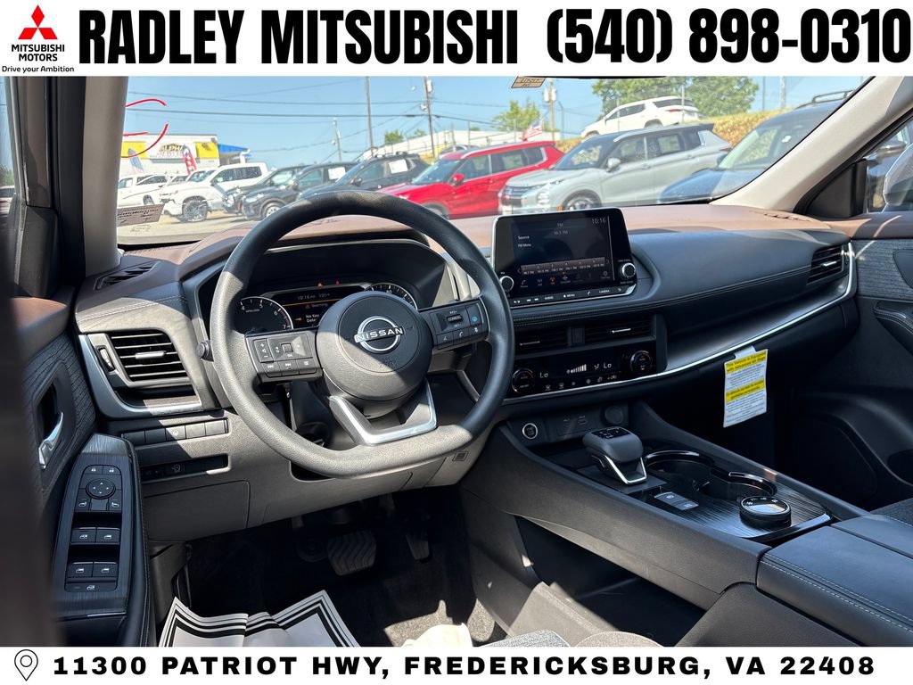 Used 2023 Nissan Rogue SV AWD/4WD image 13