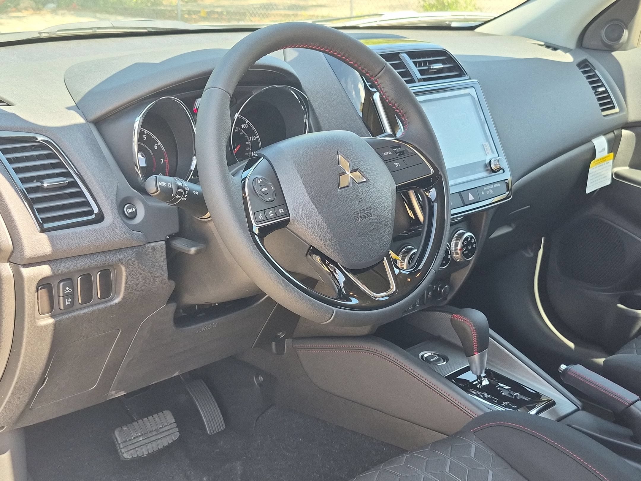 New 2027 Mitsubishi Outlander Sport LE AWD/4WD image 10