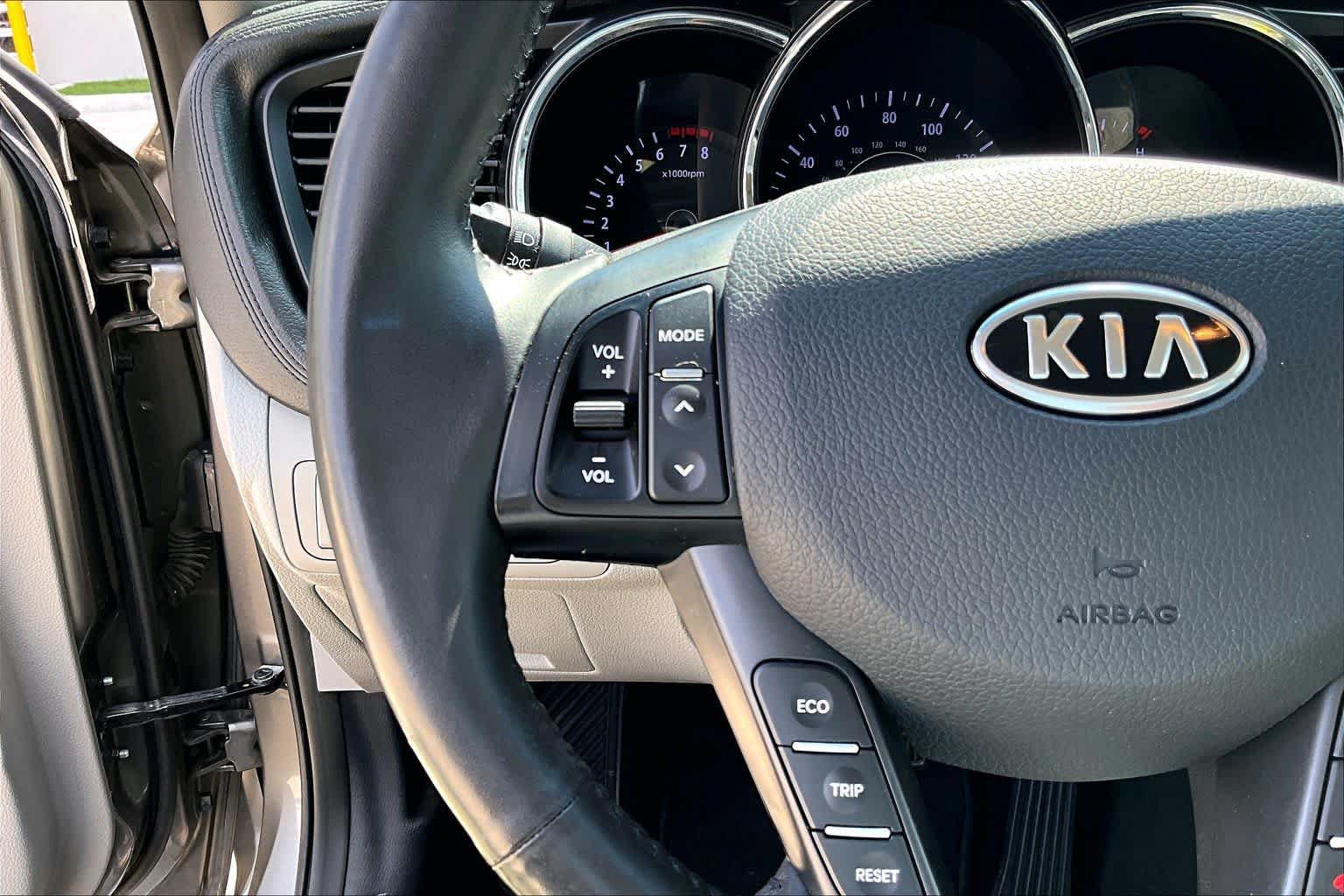 Used 2012 Kia Optima EX FWD image 19