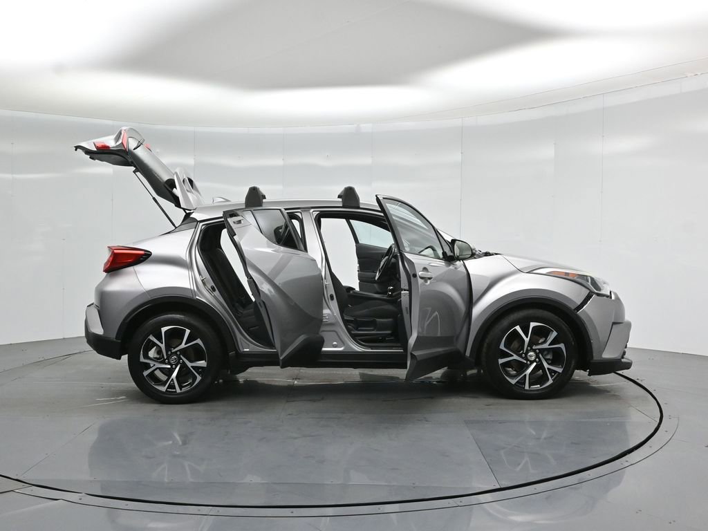 Used 2018 Toyota C-HR XLE image 4