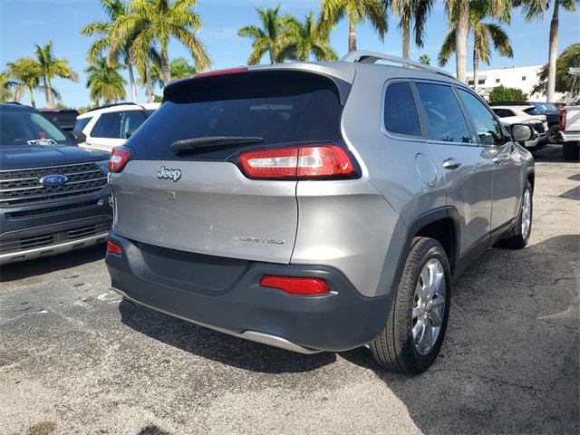 Used 2016 Jeep Cherokee Limited image 3