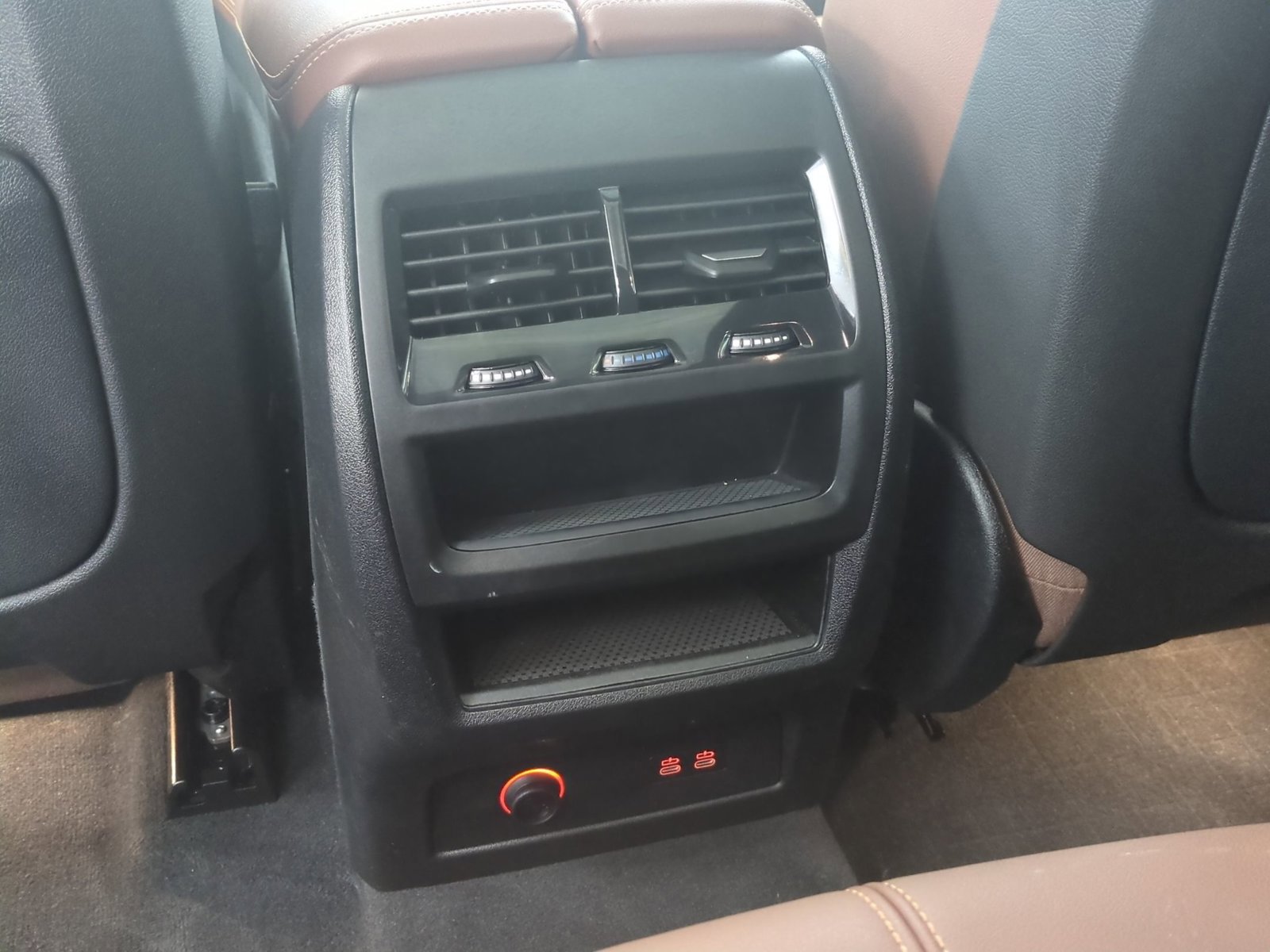 Used 2024 BMW X5 xDrive40i w/ Premium Package image 19