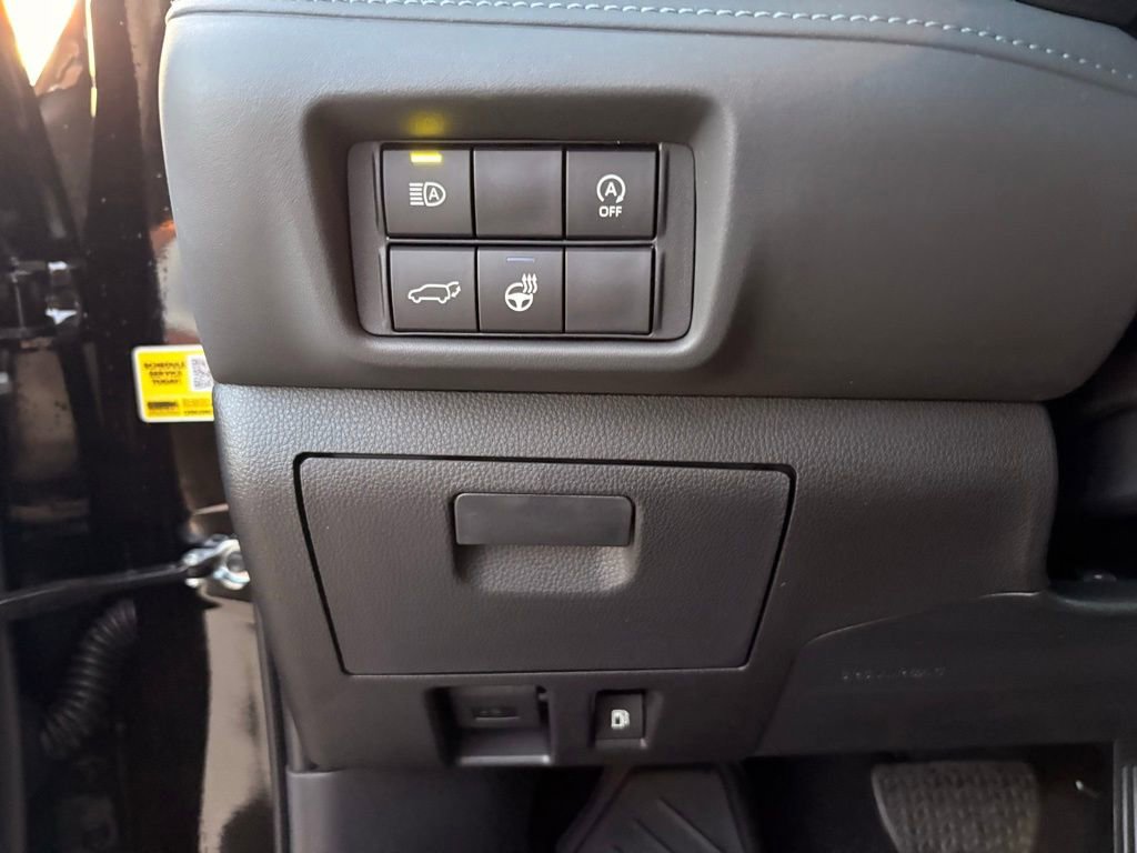 Used 2026 Toyota Highlander Limited image 22