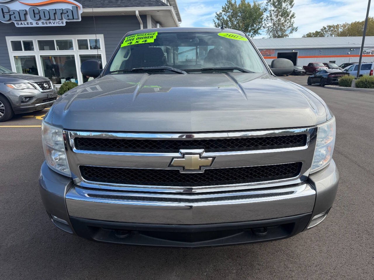 Used 2007 Chevrolet Silverado 1500 LT w/ 2LT Audio Package AWD/4WD image 8