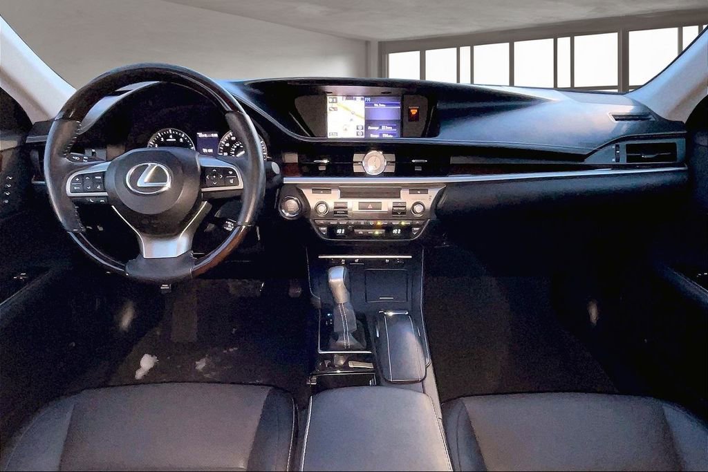Used 2016 Lexus ES 350 w/ Navigation System Package image 7