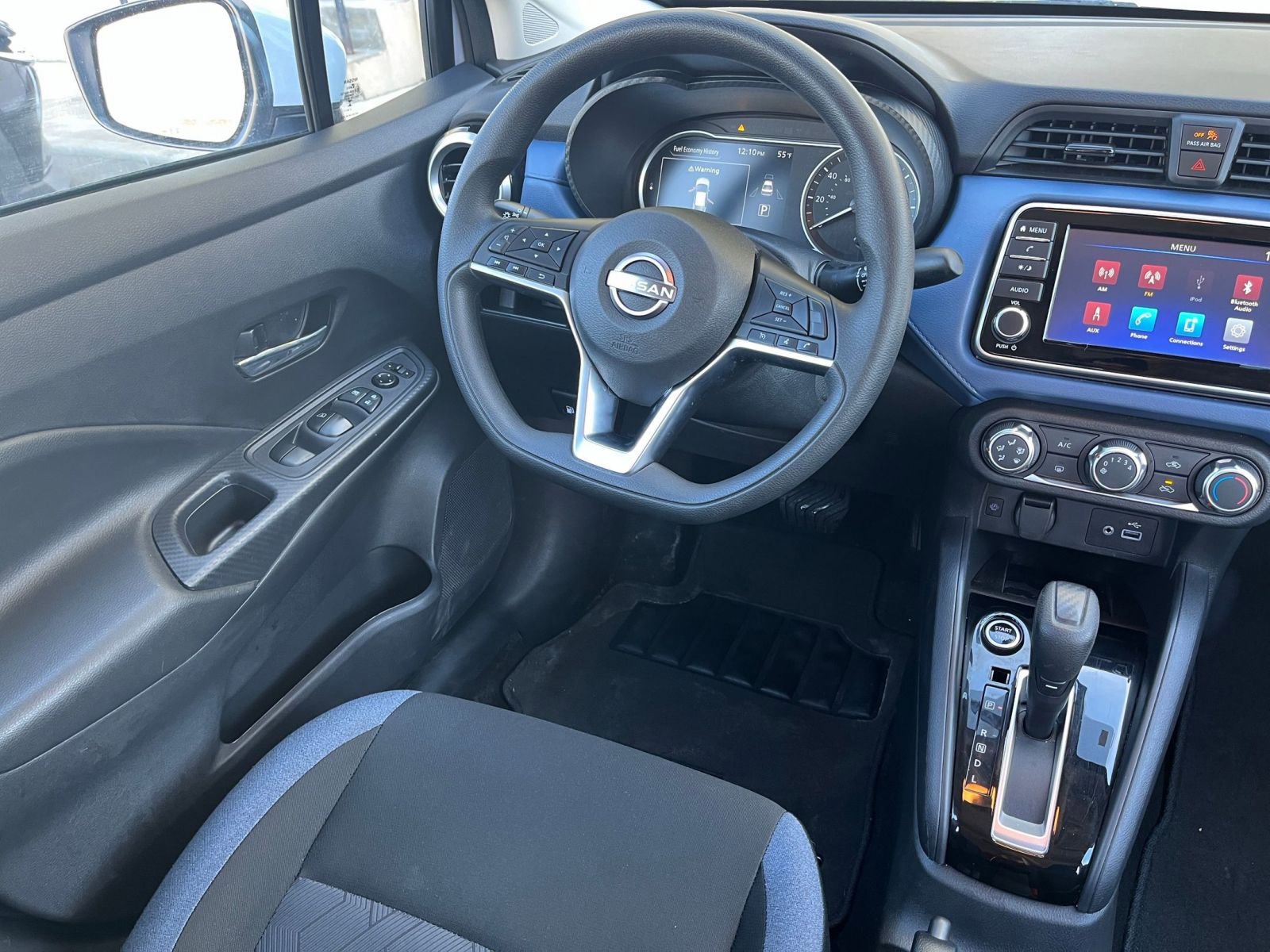 Used 2025 Nissan Versa SV image 30