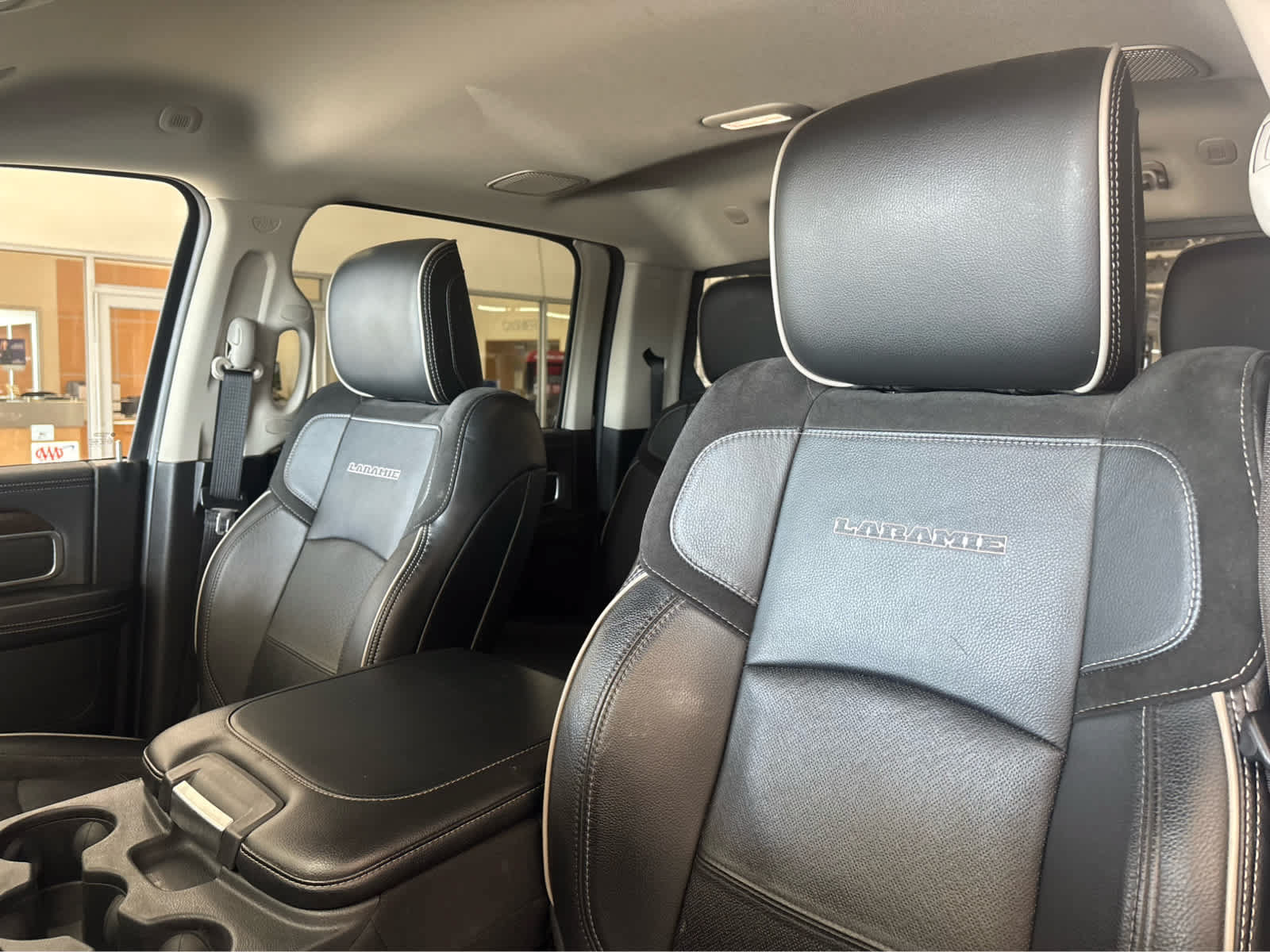 Used 2024 RAM 2500 Laramie AWD/4WD image 18