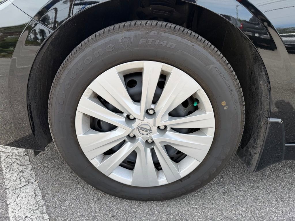 Used 2025 Nissan Sentra S image 9