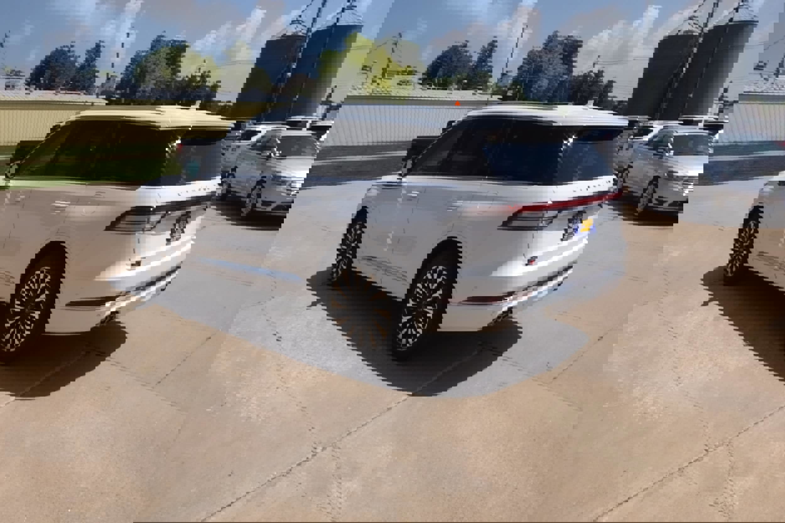 Used 2020 Lincoln Aviator Black Label Grand Touring w/ Class IV Trailer Tow Package image 4