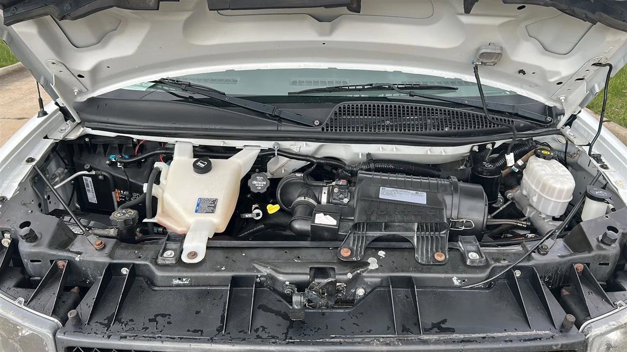 Used 2018 Chevrolet Express 3500 LT w/ LT Preferred Equipment Group RWD image 22