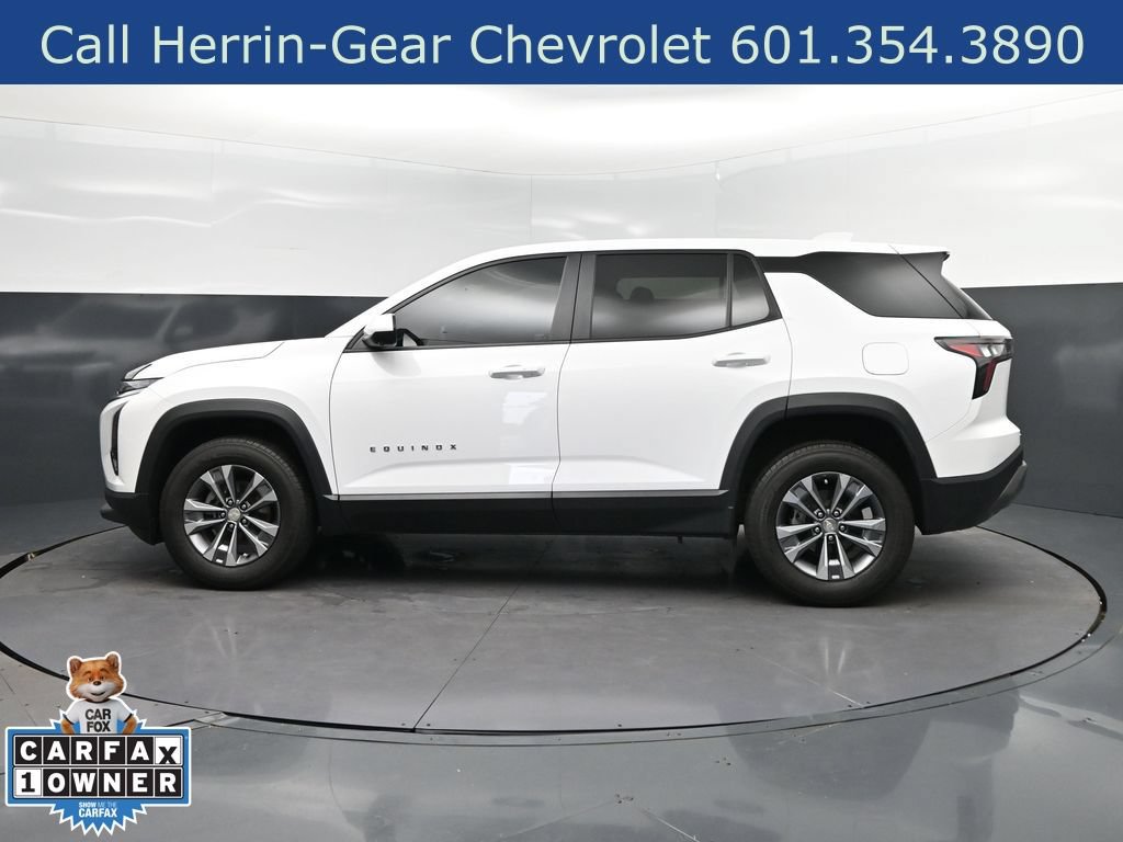 Used 2025 Chevrolet Equinox LT w/ Safety and Technology Package FWD image 4