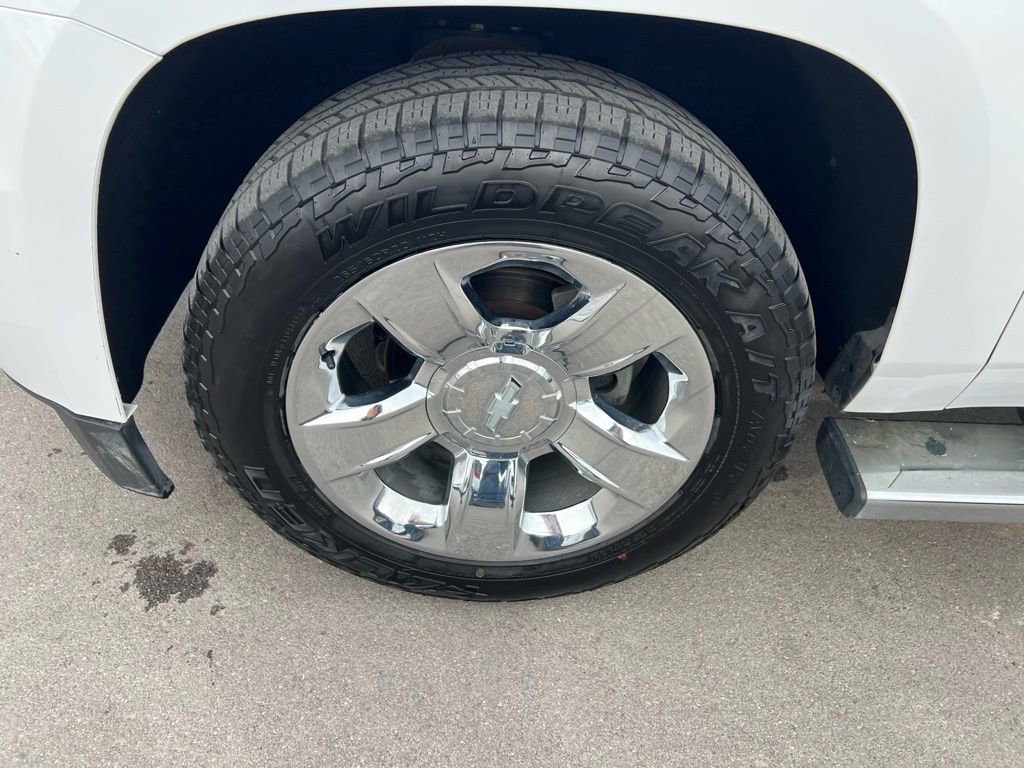 Used 2018 Chevrolet Suburban LT w/ LT Signature Package image 12