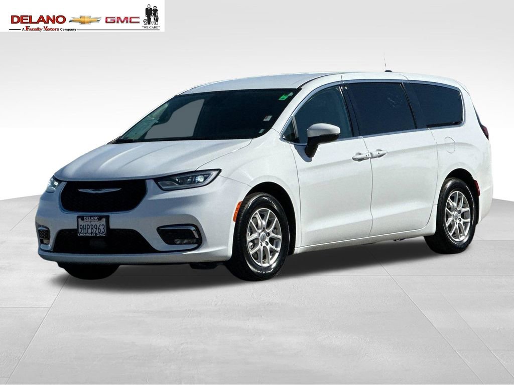 Used 2023 Chrysler Pacifica Touring-L