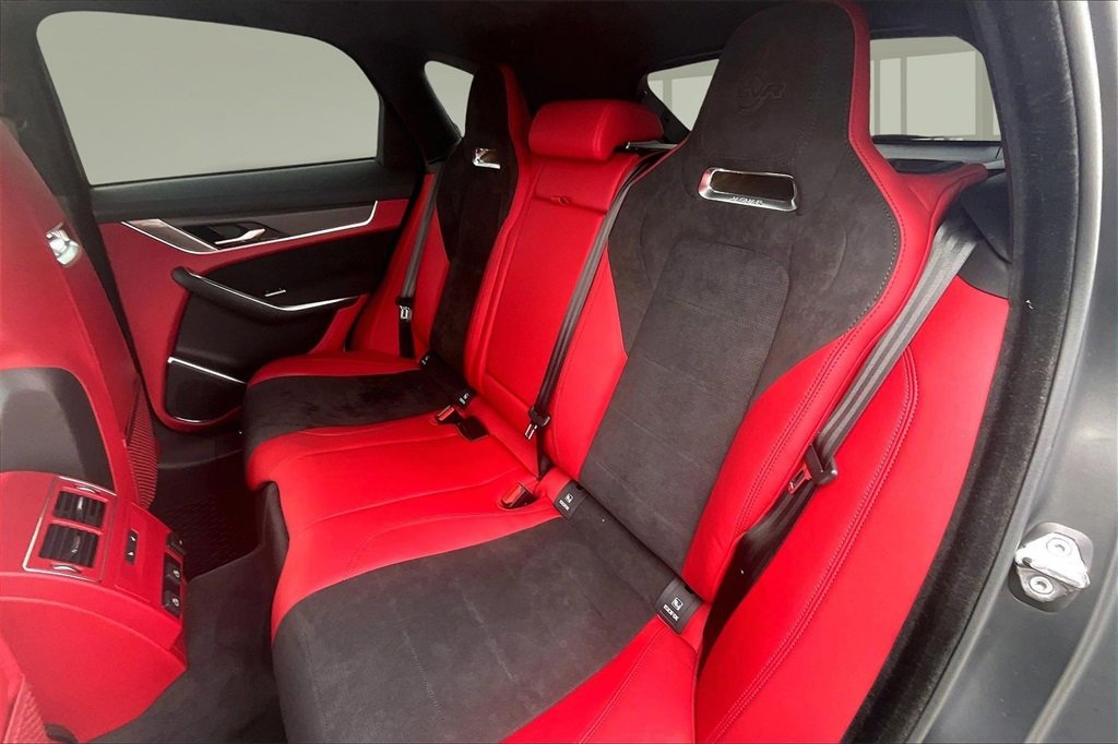 Used 2024 Jaguar F-PACE SVR image 27