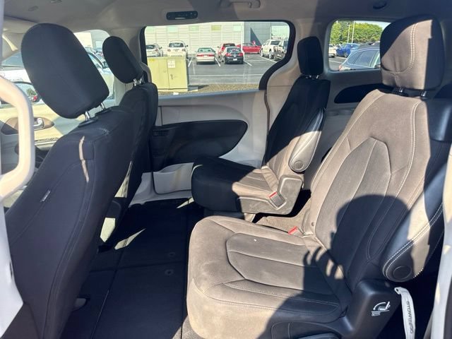 Used 2023 Chrysler Voyager LX FWD image 23