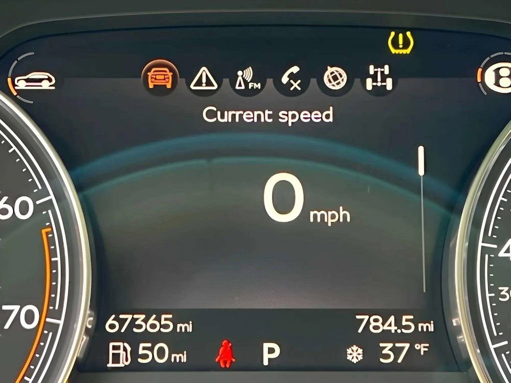 Used 2017 Bentley Bentayga image 15