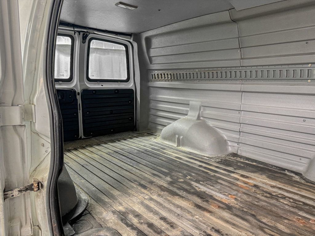 Used 2014 Chevrolet Express 3500 image 18