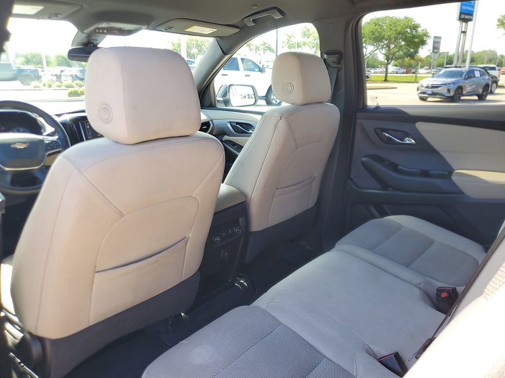 Used 2023 Chevrolet Traverse LS AWD/4WD image 10
