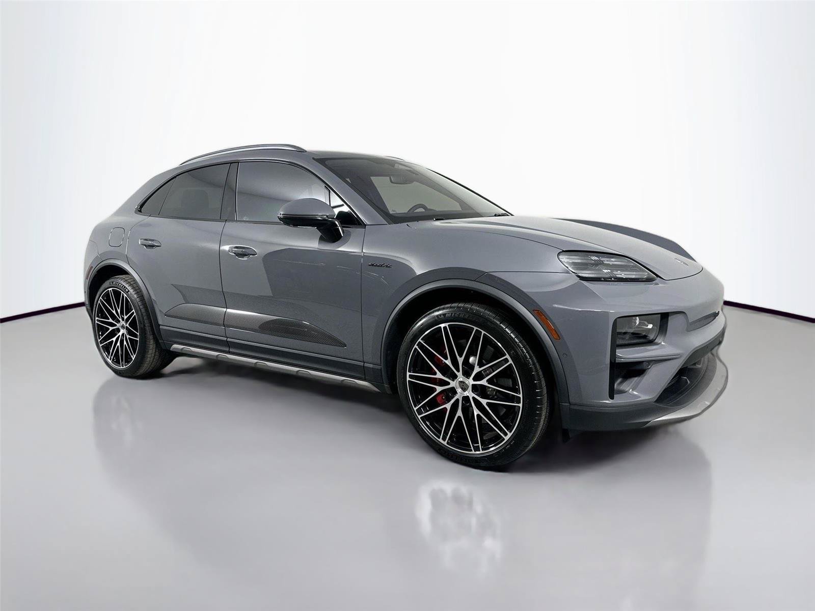 Certified 2025 Porsche Macan Turbo Electric AWD/4WD image 9