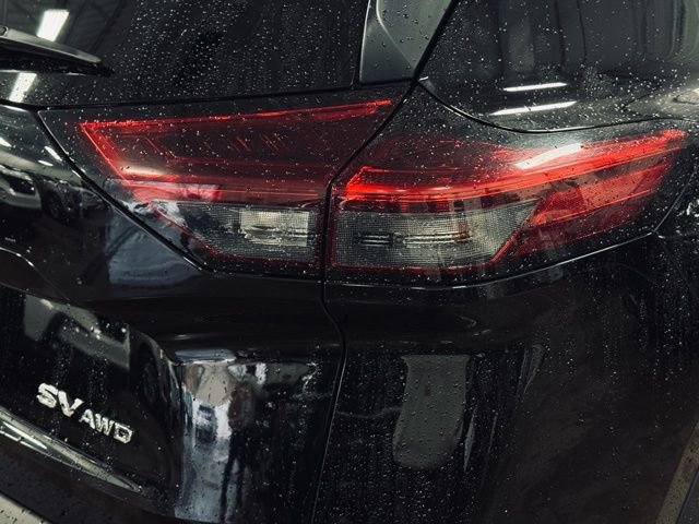 Used 2023 Nissan Rogue SV image 7