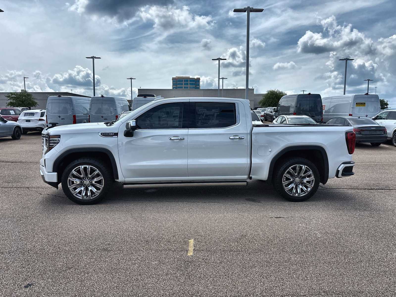 Used 2022 GMC Sierra 1500 Denali w/ Denali Reserve Package AWD/4WD image 5