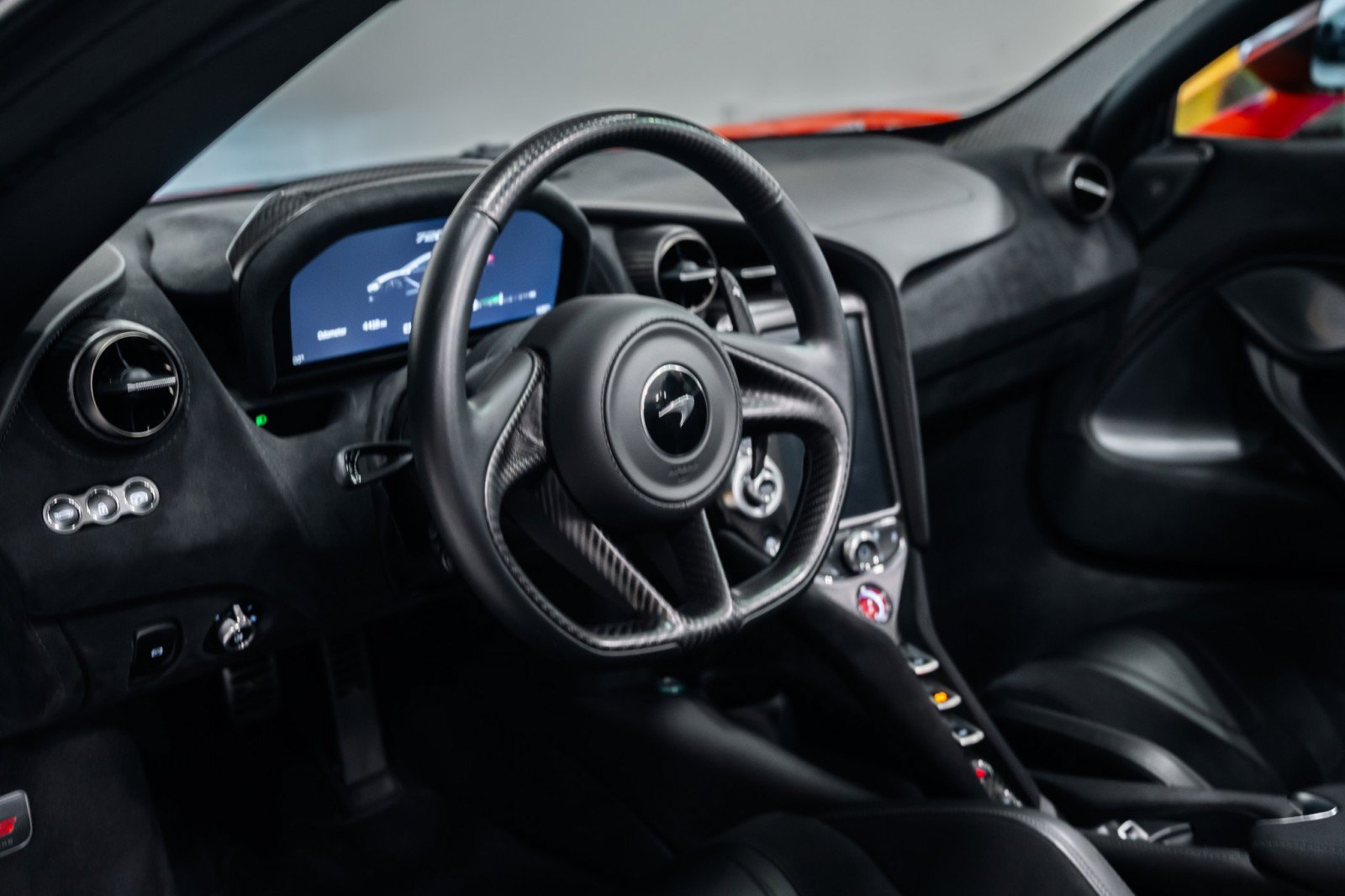 Used 2019 McLaren 720S Performance RWD image 15