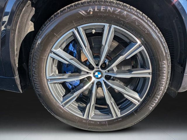 Used 2021 BMW X5 M50i w/ Executive Package image 7