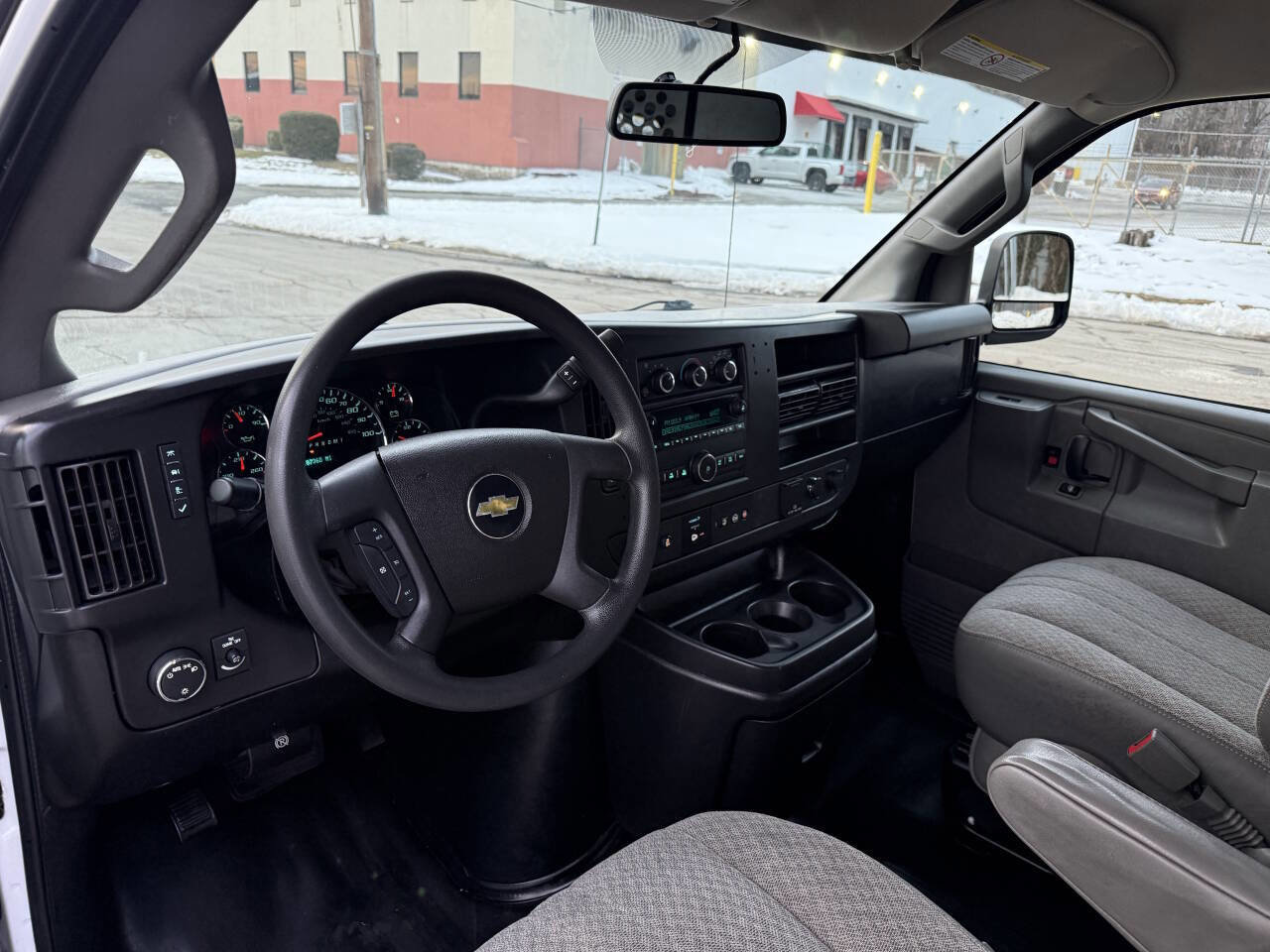 Used 2018 Chevrolet Express 2500 w/ Enhanced Convenience Package image 9