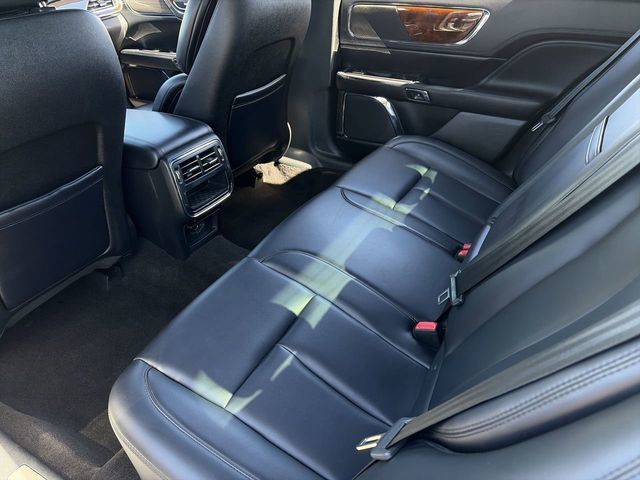 Used 2019 Lincoln Continental Premiere image 18