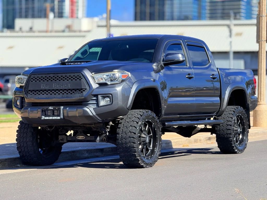 Used 2016 Toyota Tacoma SR5 image 1