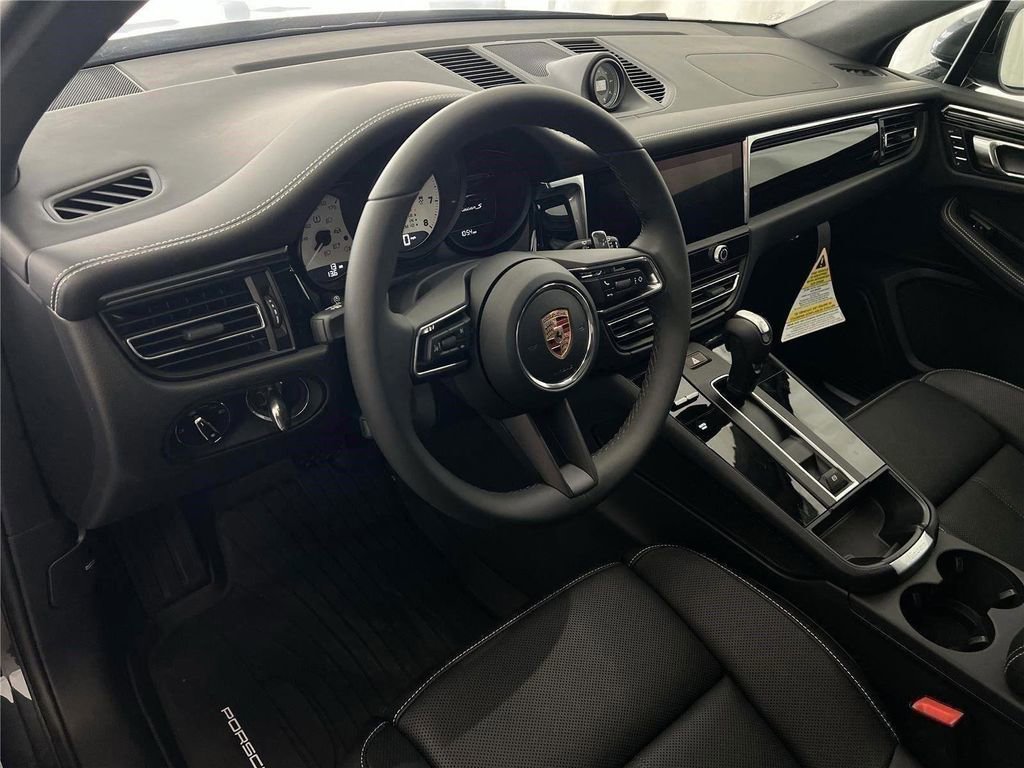 New 2026 Porsche Macan S AWD/4WD image 4