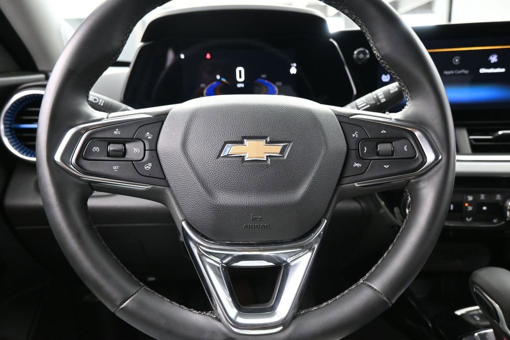 Used 2025 Chevrolet Trax LT w/ Driver Confidence Package FWD image 24
