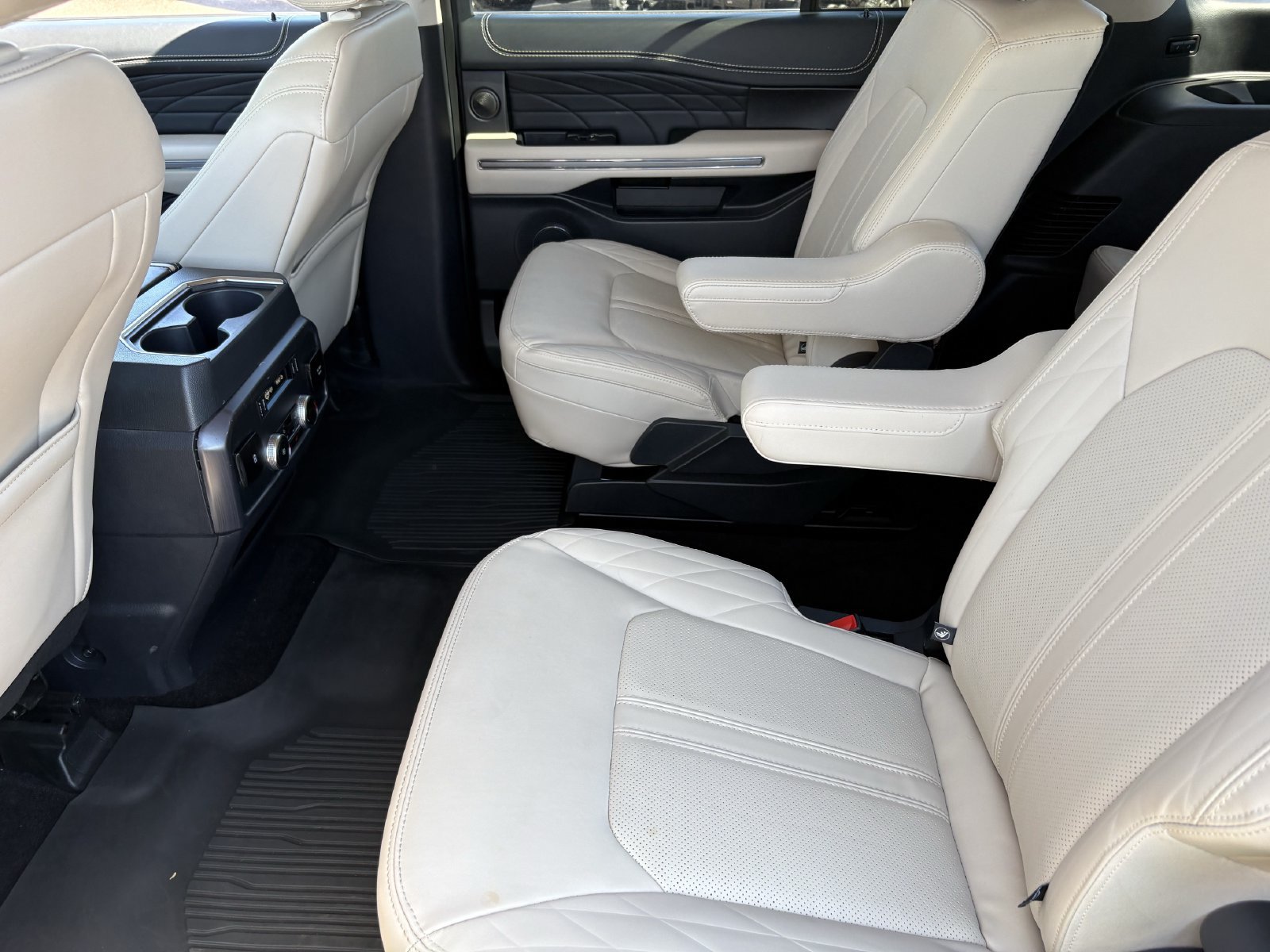 Used 2023 Ford Expedition Platinum AWD/4WD image 21