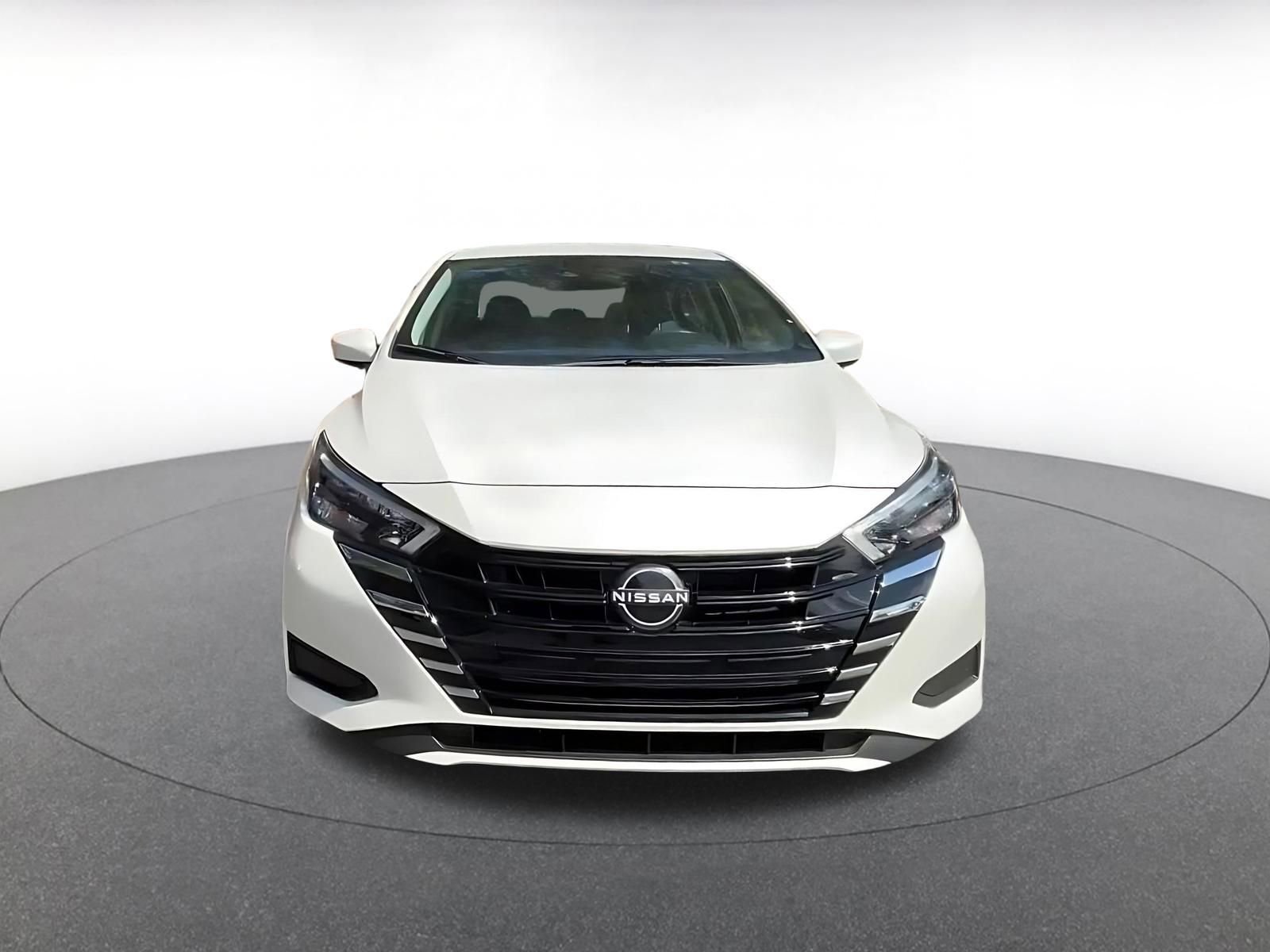 Used 2025 Nissan Versa SV FWD image 4